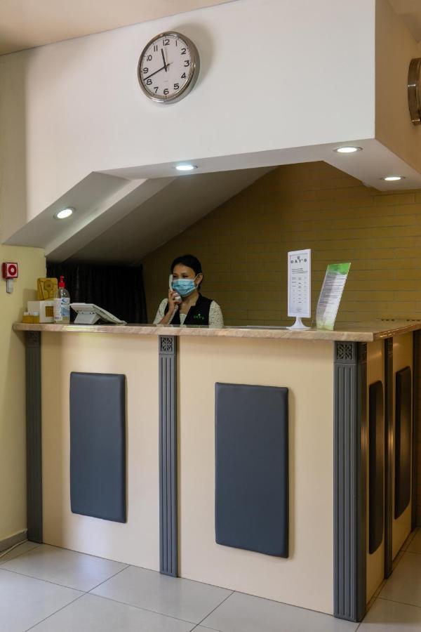 7 Days Hotel Almaty Bagian luar foto