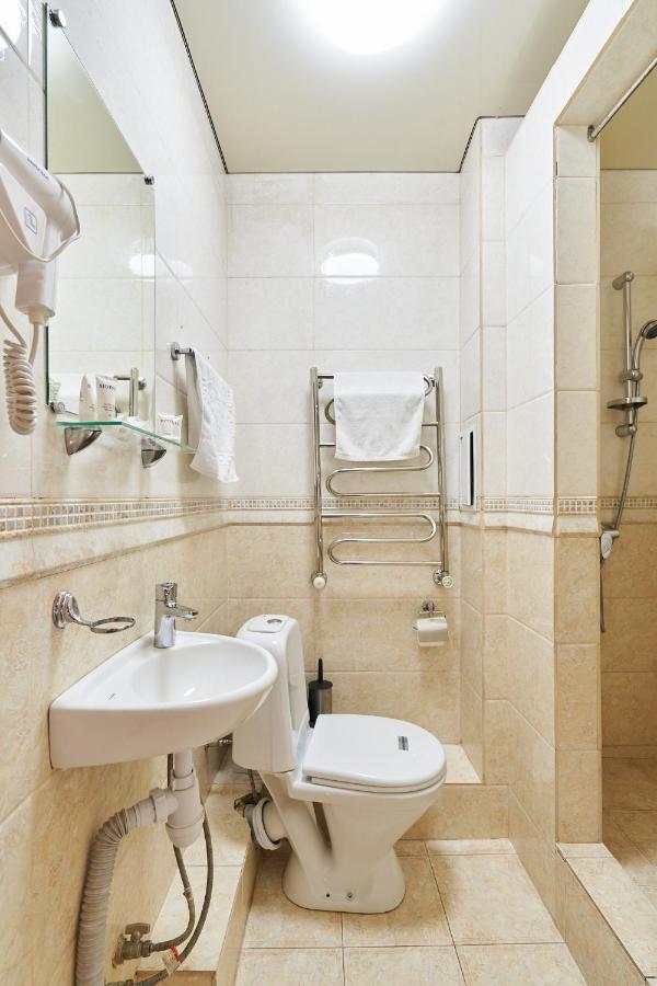 7 Days Hotel Almaty Bagian luar foto
