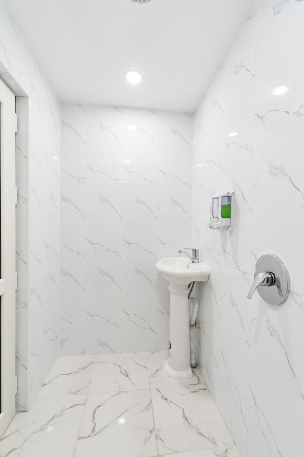 7 Days Hotel Almaty Bagian luar foto